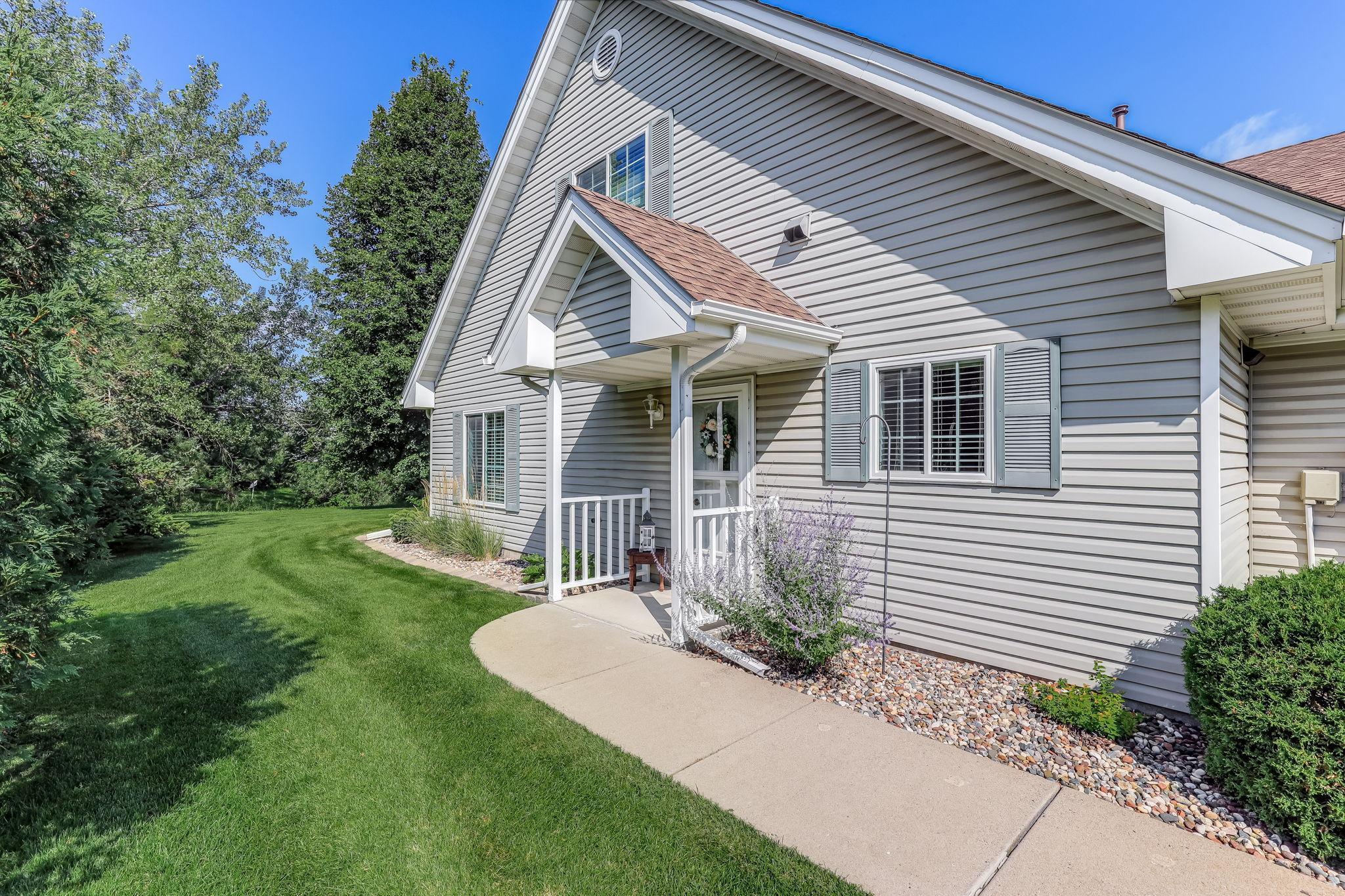 9061 Underwood Lane North Maple Grove, MN 55369 - Photo 2 of 17