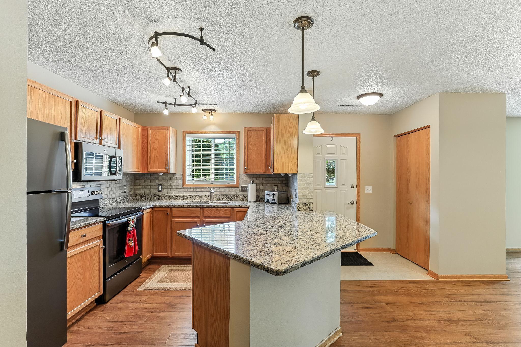 9061 Underwood Lane North Maple Grove, MN 55369 - Photo 4 of 17