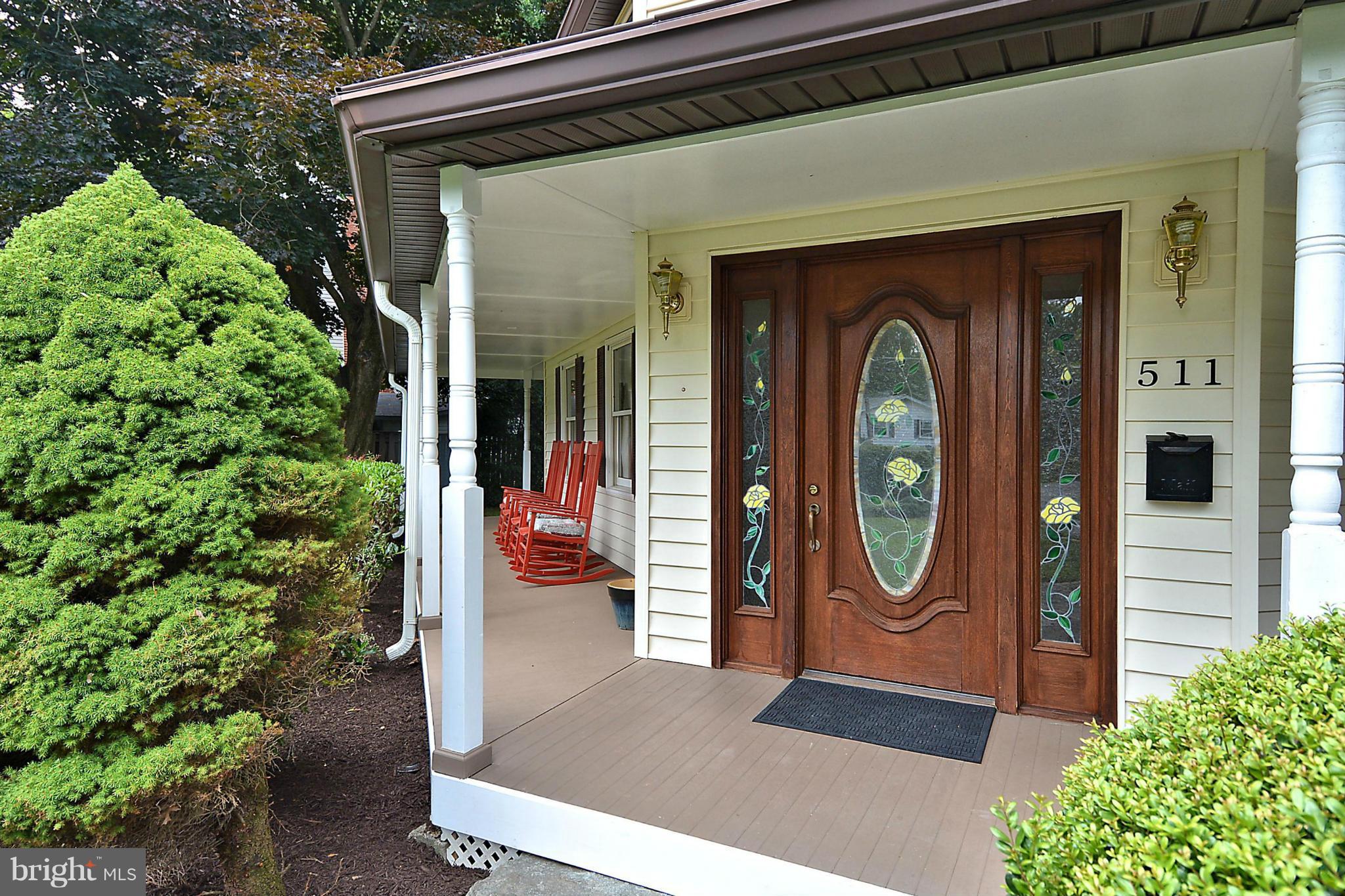 511 Marshall Road Southwest Vienna, VA 22180 - Photo 2 of 30 Exterior (Front)