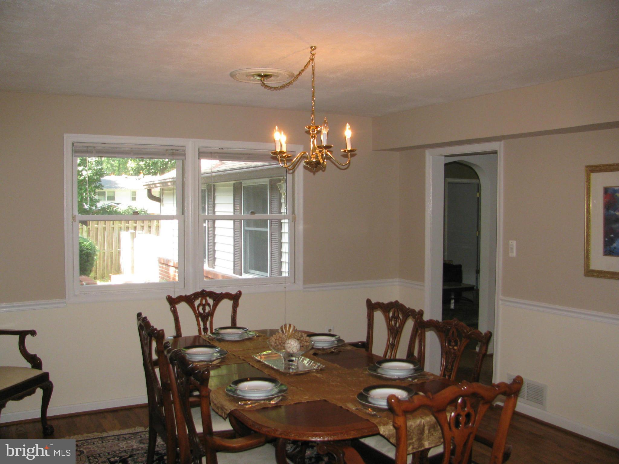 511 Marshall Road Southwest Vienna, VA 22180 - Photo 5 of 30 Dining Room