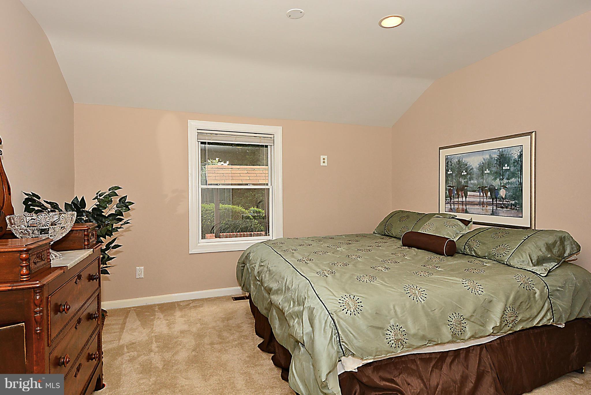 511 Marshall Road Southwest Vienna, VA 22180 - Photo 8 of 30 Bedroom - Main Level