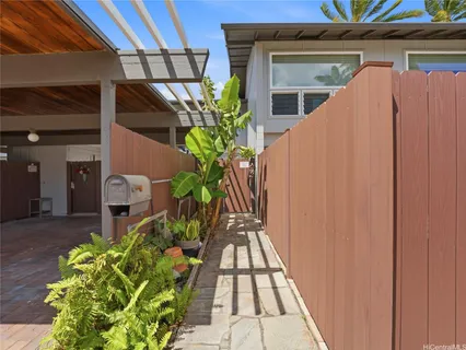 $1,695,000 | 715 Koko Isle Circle, Unit 13/1307, Honolulu, HI 96825