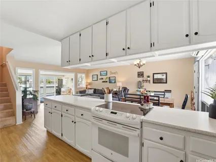 $1,695,000 | 715 Koko Isle Circle, Unit 13/1307, Honolulu, HI 96825