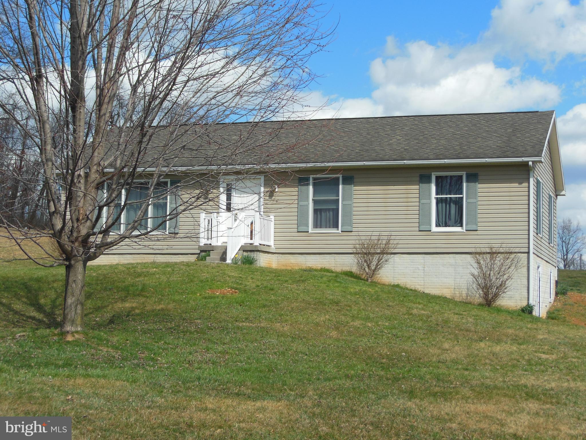 92 Spencers Run Inwood, WV 25428 - Photo 4 of 35 Front View