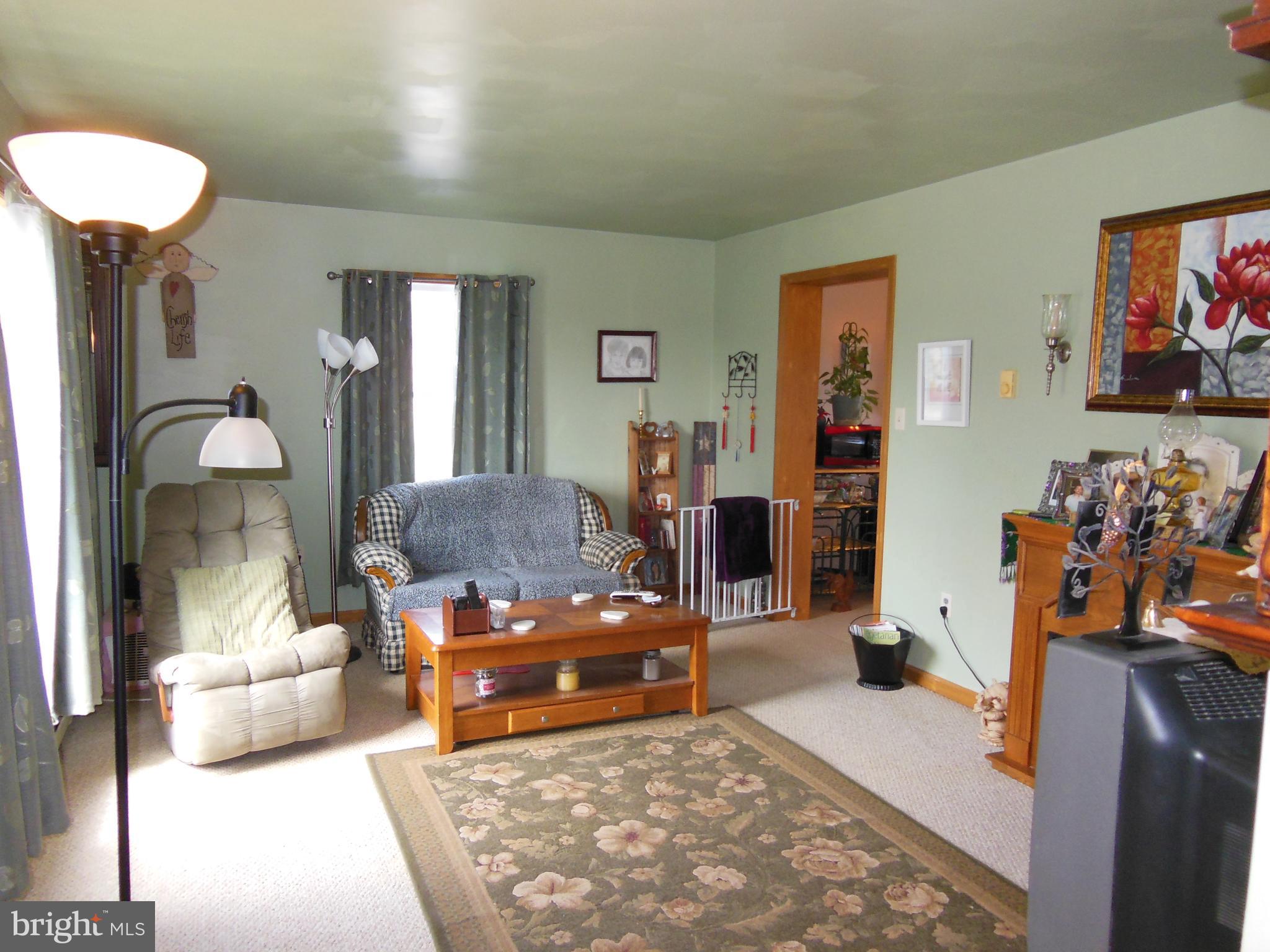 92 Spencers Run Inwood, WV 25428 - Photo 6 of 35 Living Room