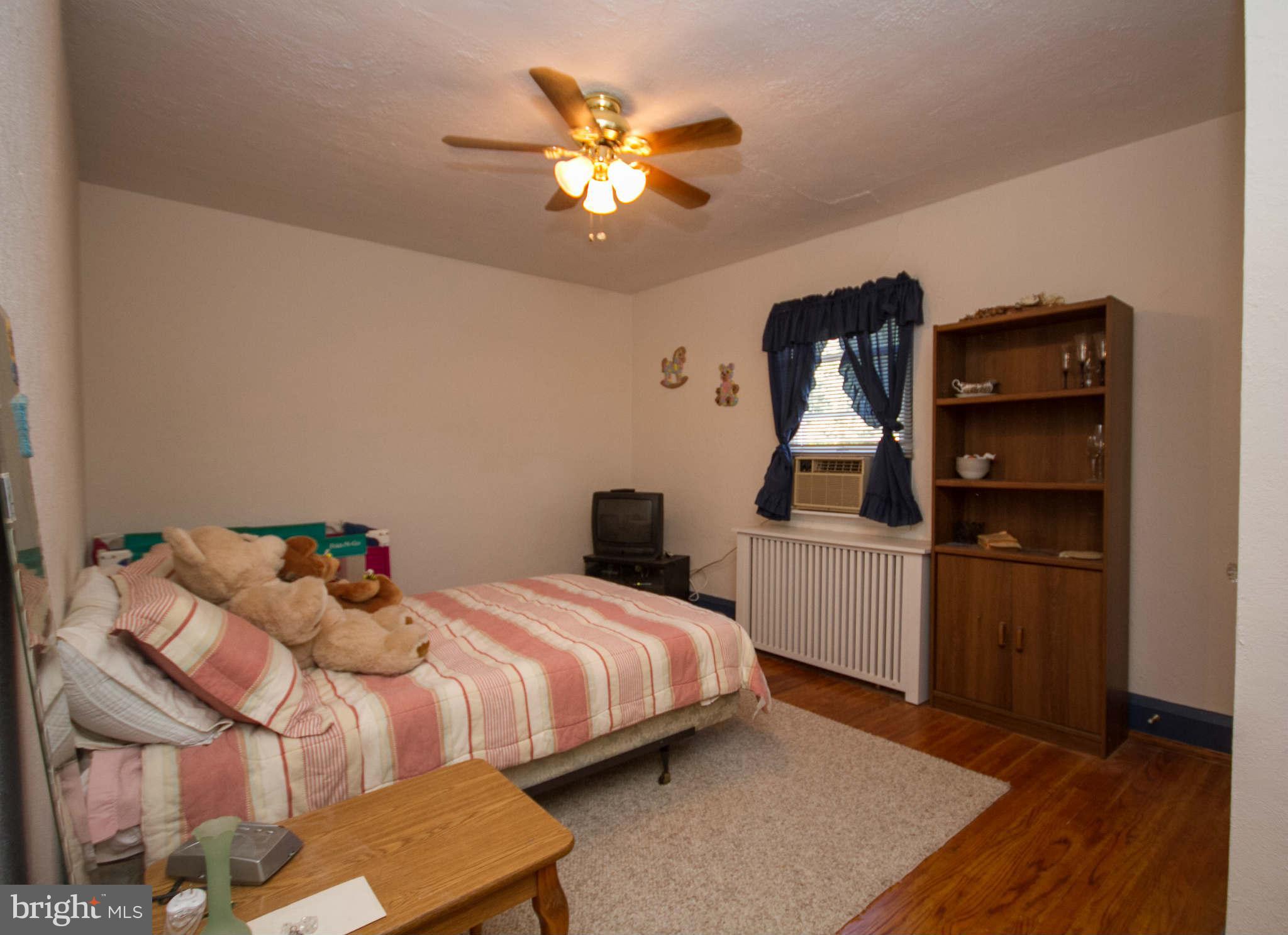 14 Cedarwood Road Catonsville, MD 21228 - Photo 13 of 21 Bedroom