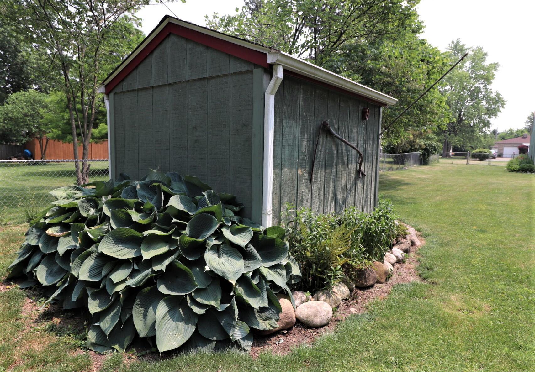 138 Marilla Road Columbus, OH 43207 - Photo 65 of 87 Jawdropping hostas!