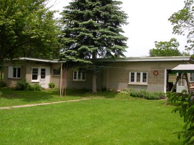 662 Farmhill Road Northampton, PA 18067 - Photo 2 of 5 Large workshop/ garage