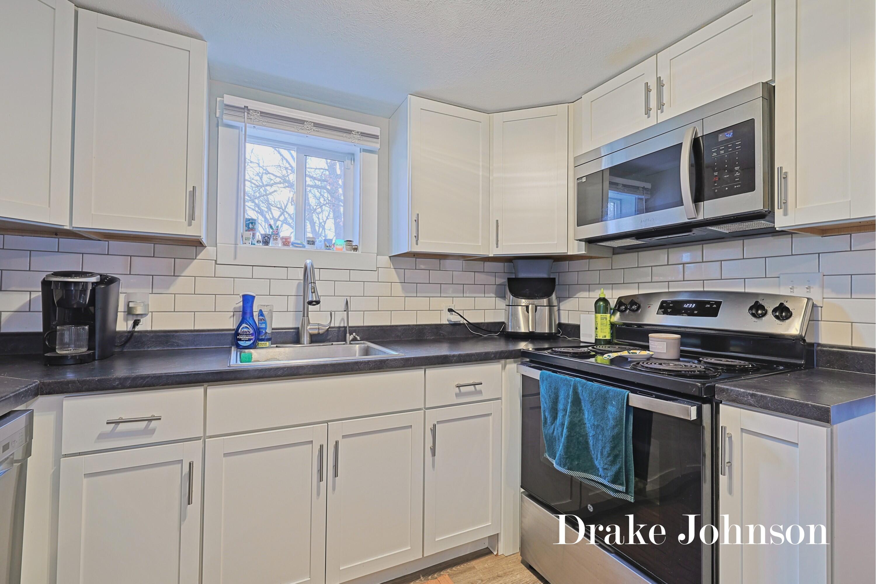 1351 Carr Road Muskegon, MI 49442 - Photo 13 of 27 IMG_0752