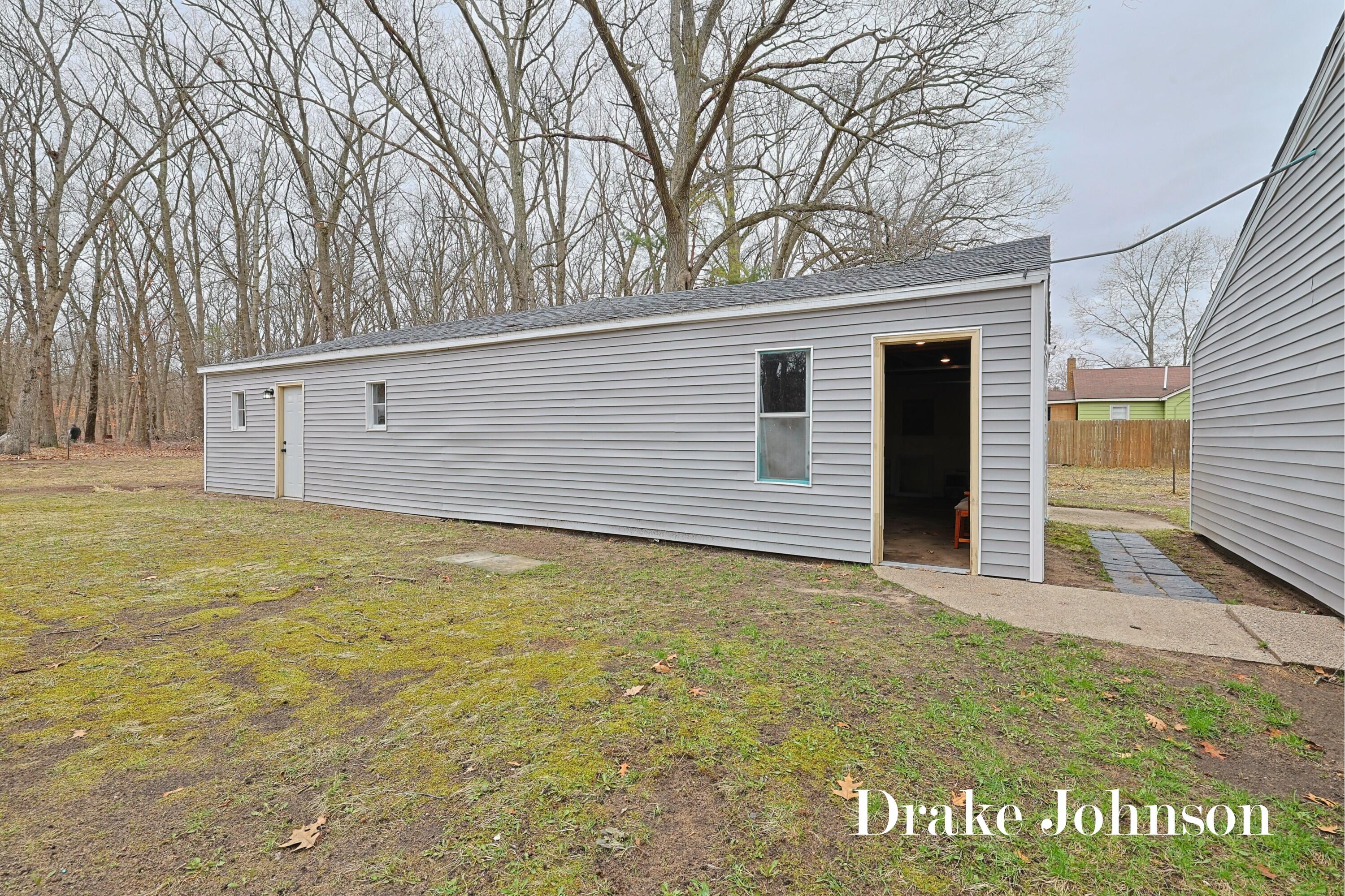 1351 Carr Road Muskegon, MI 49442 - Photo 23 of 27 IMG_0760