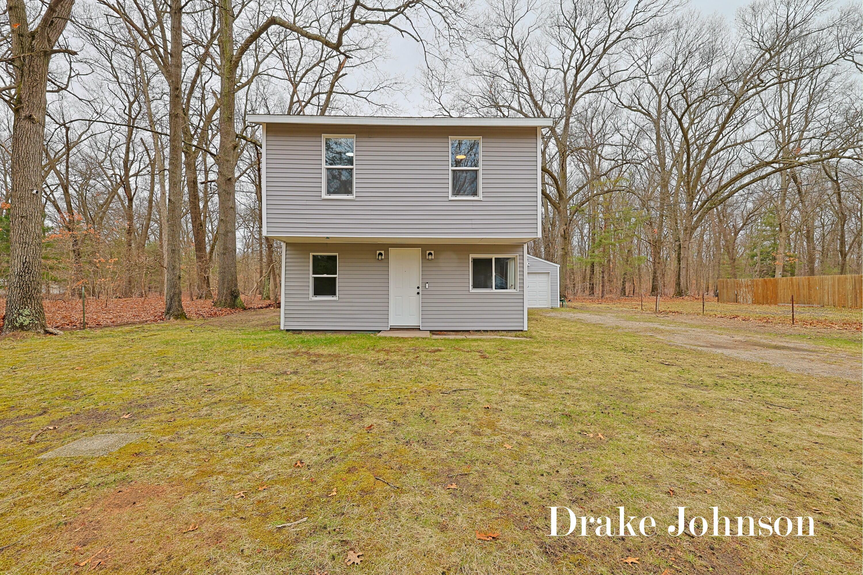 1351 Carr Road Muskegon, MI 49442 - Photo 3 of 27 IMG_0768