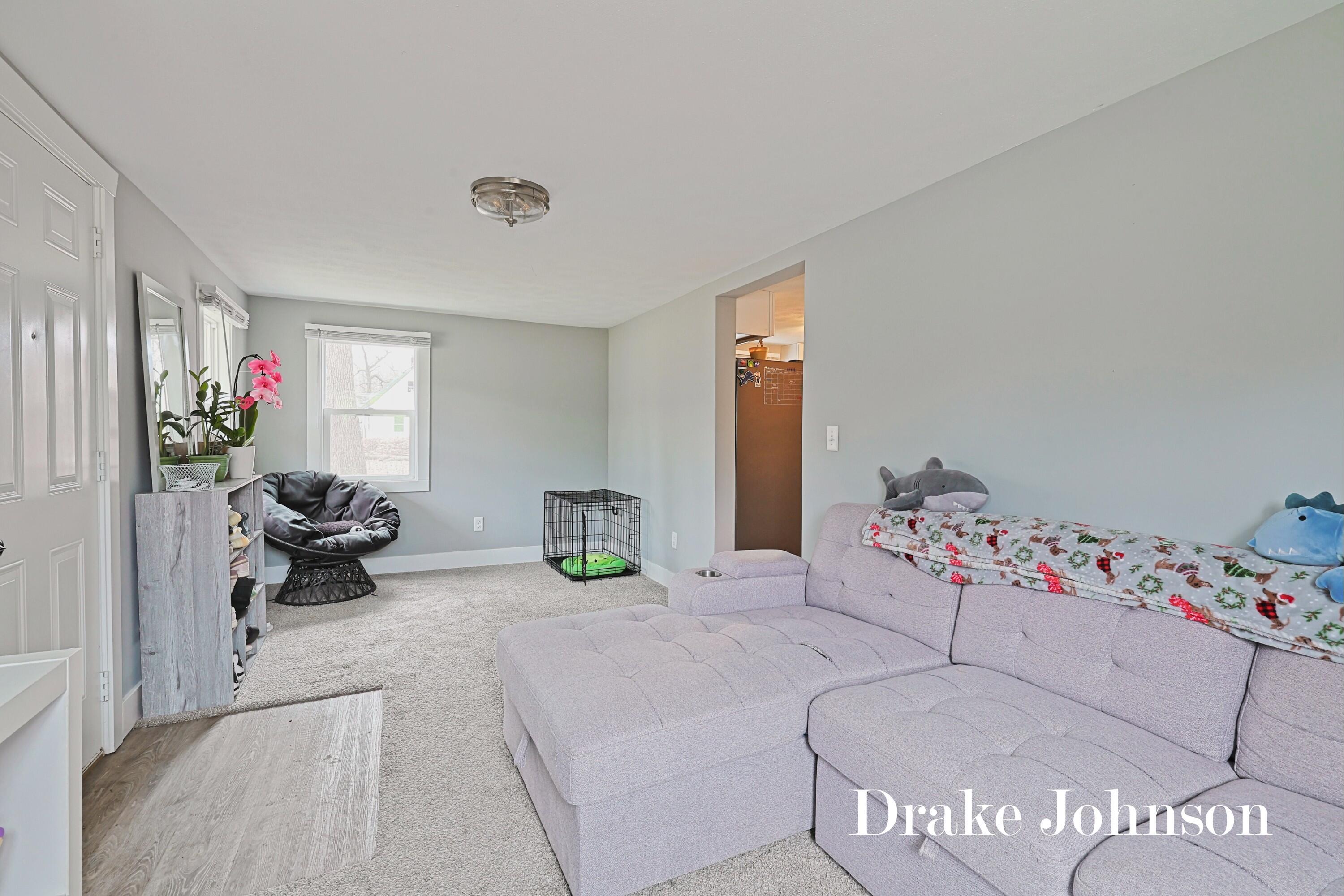 1351 Carr Road Muskegon, MI 49442 - Photo 6 of 27 IMG_0751