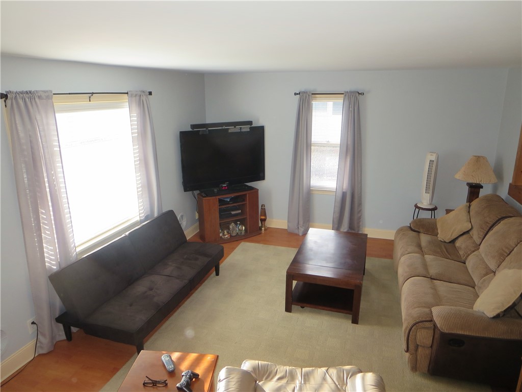 114 Holcroft Road Rochester, NY 14612 - Photo 14 of 42