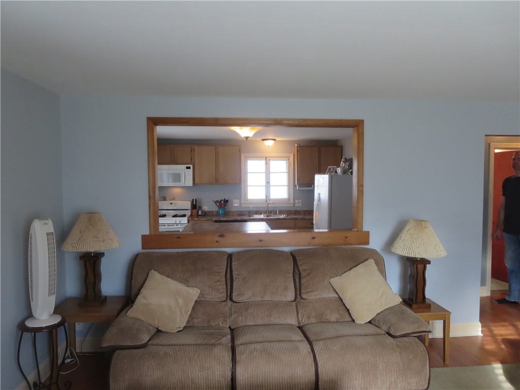 114 Holcroft Road Rochester, NY 14612 - Photo 15 of 42