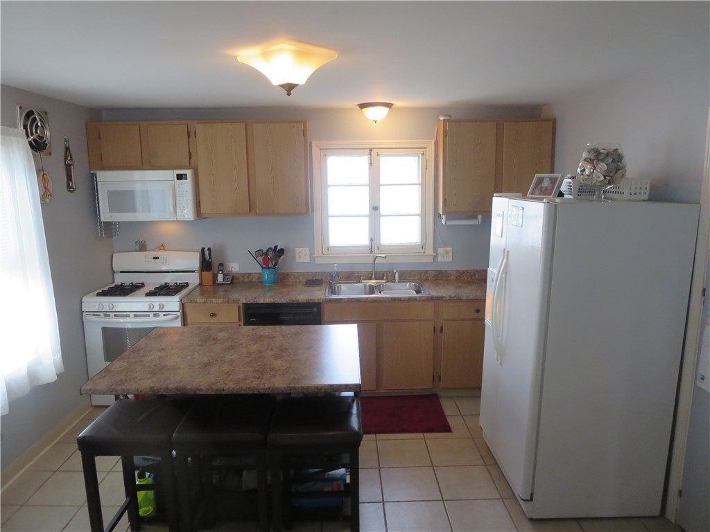 114 Holcroft Road Rochester, NY 14612 - Photo 17 of 42