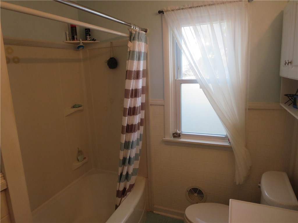 114 Holcroft Road Rochester, NY 14612 - Photo 20 of 42