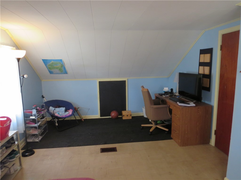 114 Holcroft Road Rochester, NY 14612 - Photo 31 of 42