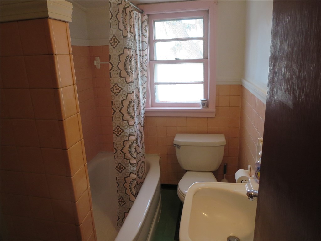 114 Holcroft Road Rochester, NY 14612 - Photo 32 of 42