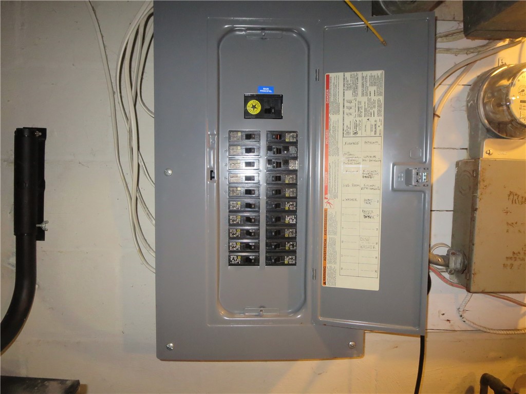 114 Holcroft Road Rochester, NY 14612 - Photo 39 of 42