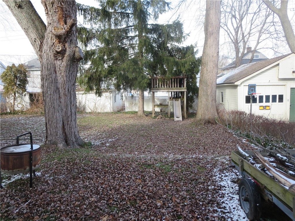 114 Holcroft Road Rochester, NY 14612 - Photo 6 of 42