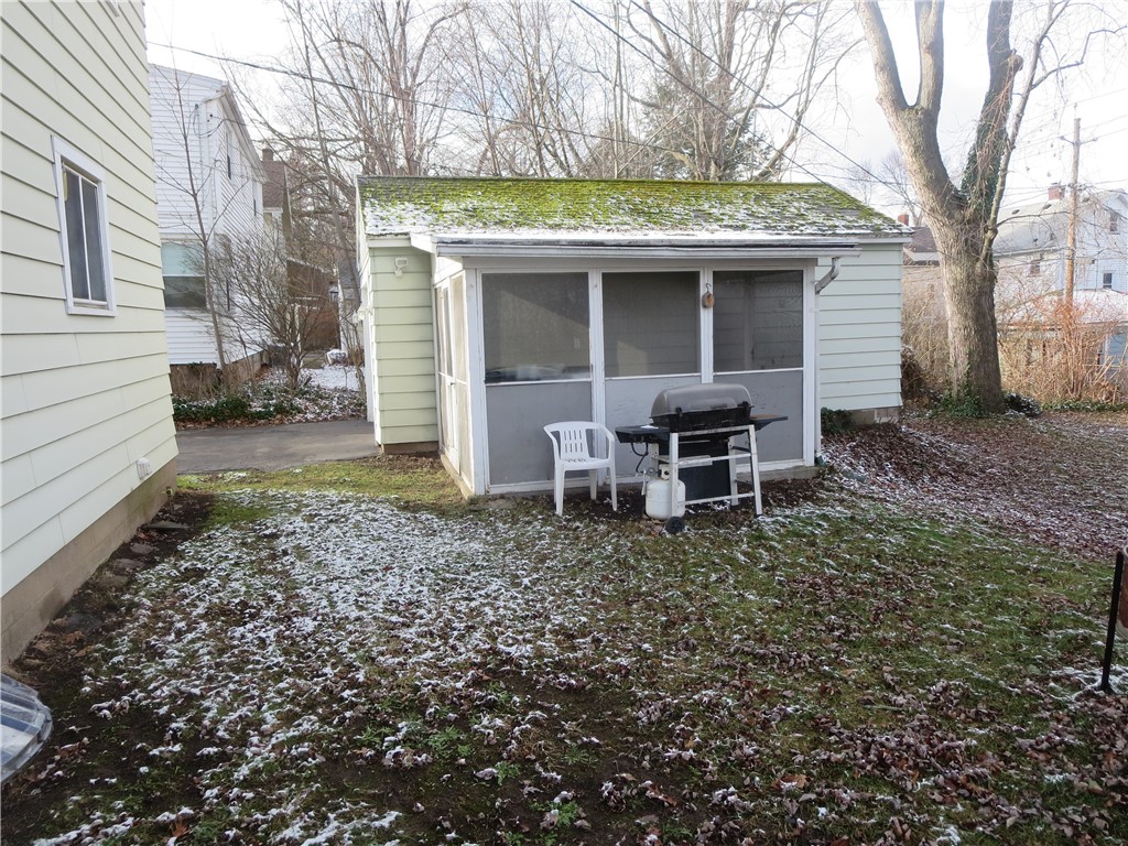 114 Holcroft Road Rochester, NY 14612 - Photo 7 of 42