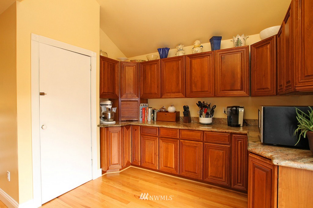 720 Caspers Street Edmonds, WA 98020 - Photo 6 of 14 Gallery Image 6