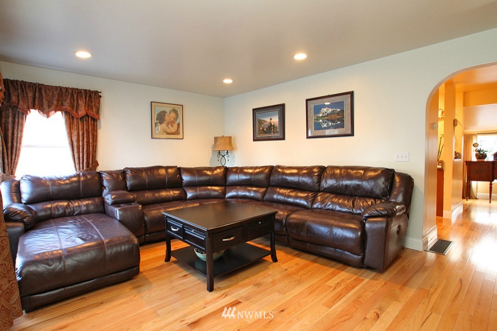 720 Caspers Street Edmonds, WA 98020 - Photo 8 of 14 Gallery Image 8