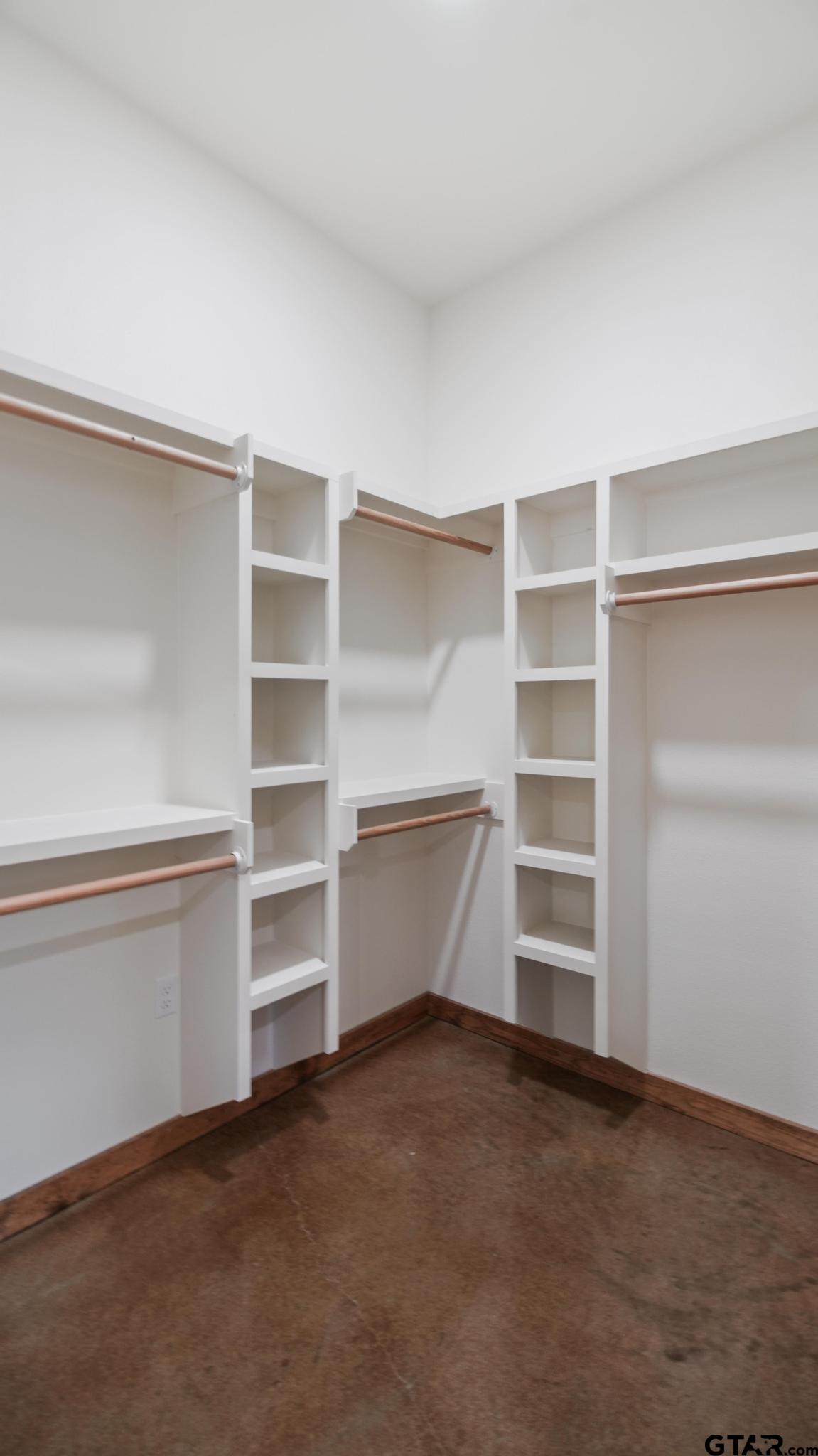 22522 Pine Street Flint, TX 75762 - Photo 21 of 39 a view of an empty room with a closet