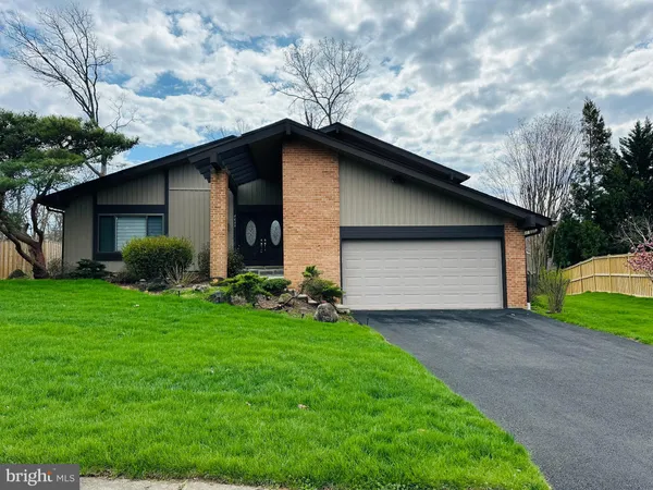 $3,999 | 8635 Reseca Lane, Springfield, VA 22152