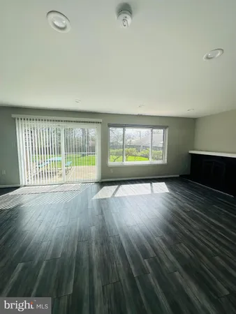 $3,999 | 8635 Reseca Lane, Springfield, VA 22152