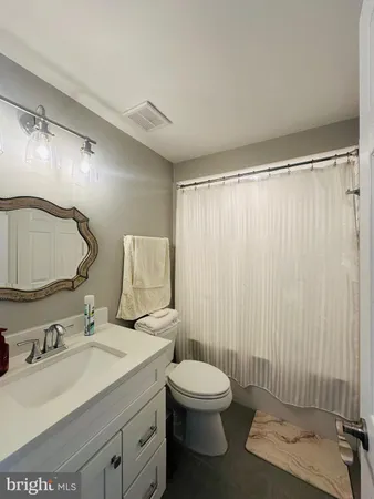 $3,999 | 8635 Reseca Lane, Springfield, VA 22152