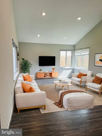 $3,999 | 8635 Reseca Lane, Springfield, VA 22152