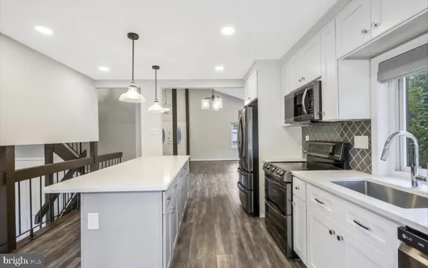 $3,999 | 8635 Reseca Lane, Springfield, VA 22152