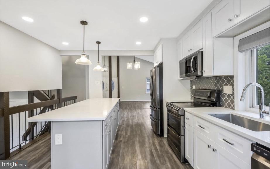 8635 Reseca Lane Springfield, VA 22152 - Photo 6 of 26