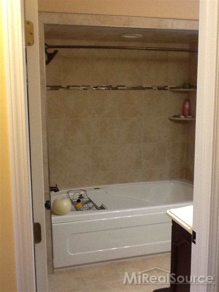 144 Kenyon Road Algonac, MI 48001 - Photo 11 of 18 Full Bath Upper