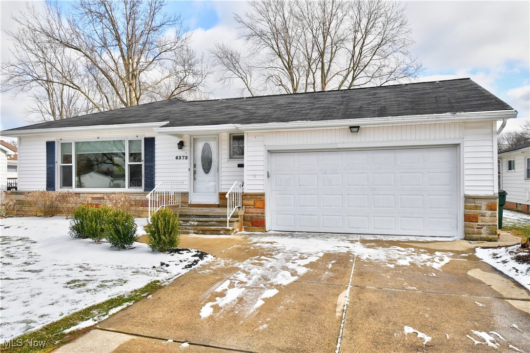 6372 Ashdale Road Cleveland, OH 44124 - Photo 1 of 23 Gallery Image 1