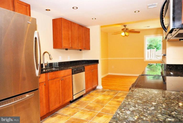 163 North Cottage Road Sterling, VA 20164 - Photo 4 of 14 Kitchen #3