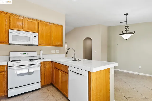 $370,000 | 617 Twin Lakes Lane, Rio Vista, CA 94571