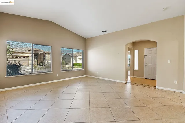 $370,000 | 617 Twin Lakes Lane, Rio Vista, CA 94571