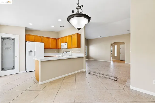 $370,000 | 617 Twin Lakes Lane, Rio Vista, CA 94571