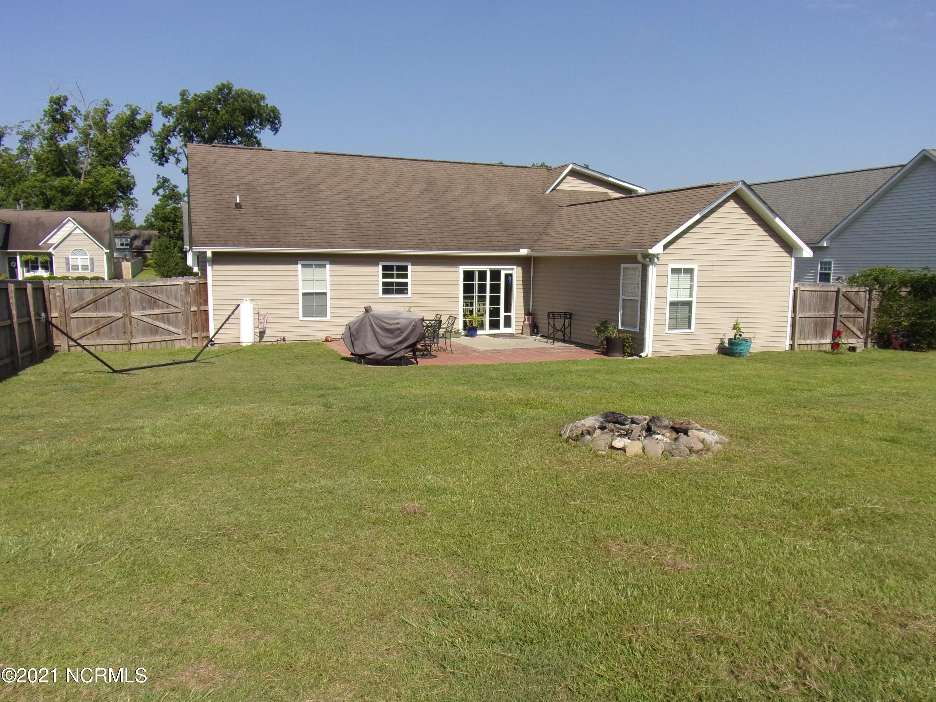 103 Pecan Ridge Drive New Bern, NC 28562 - Photo 26 of 32 Back of home