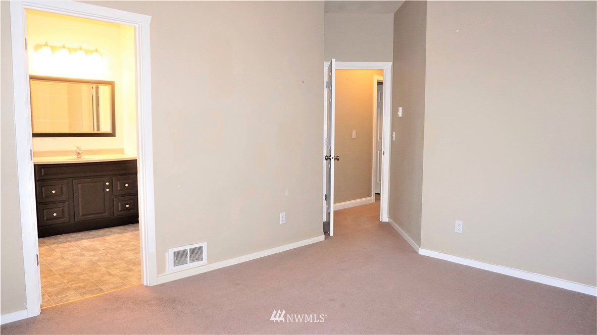 21 Mussel Beach Road Sequim, WA 98382 - Photo 15 of 23 Gallery Image 15