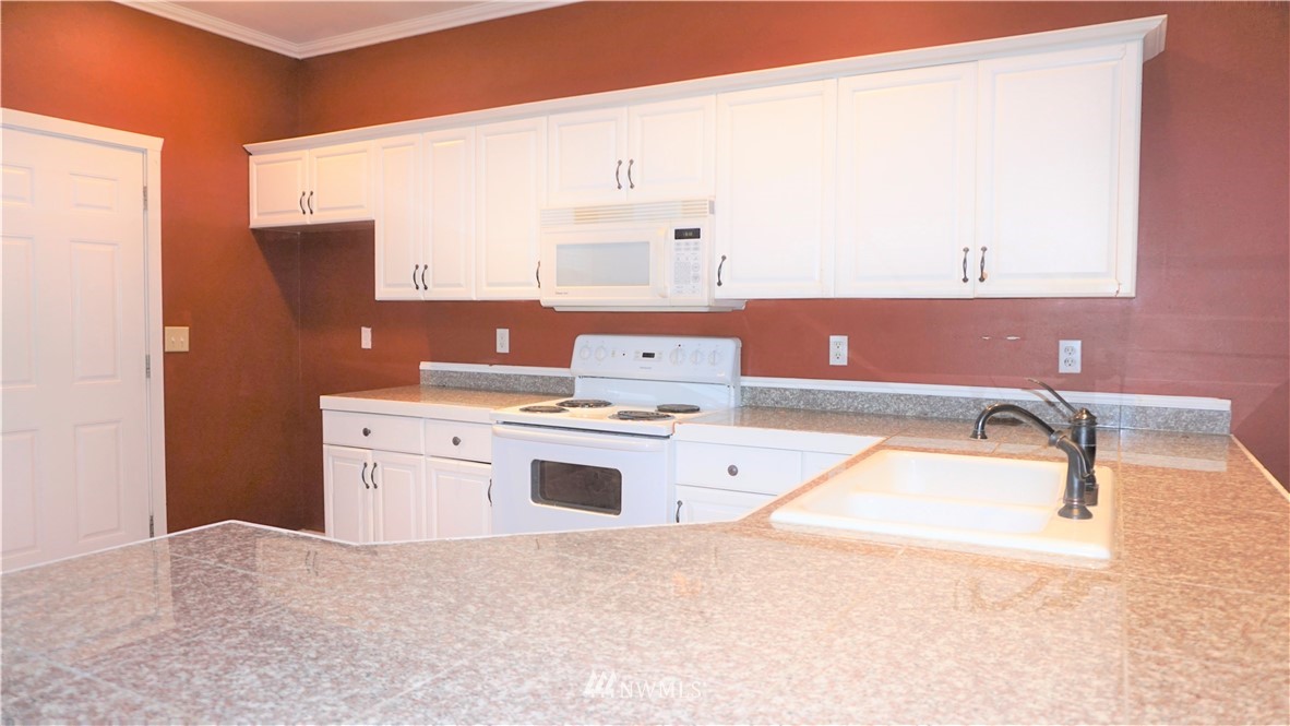 21 Mussel Beach Road Sequim, WA 98382 - Photo 5 of 23 Gallery Image 5