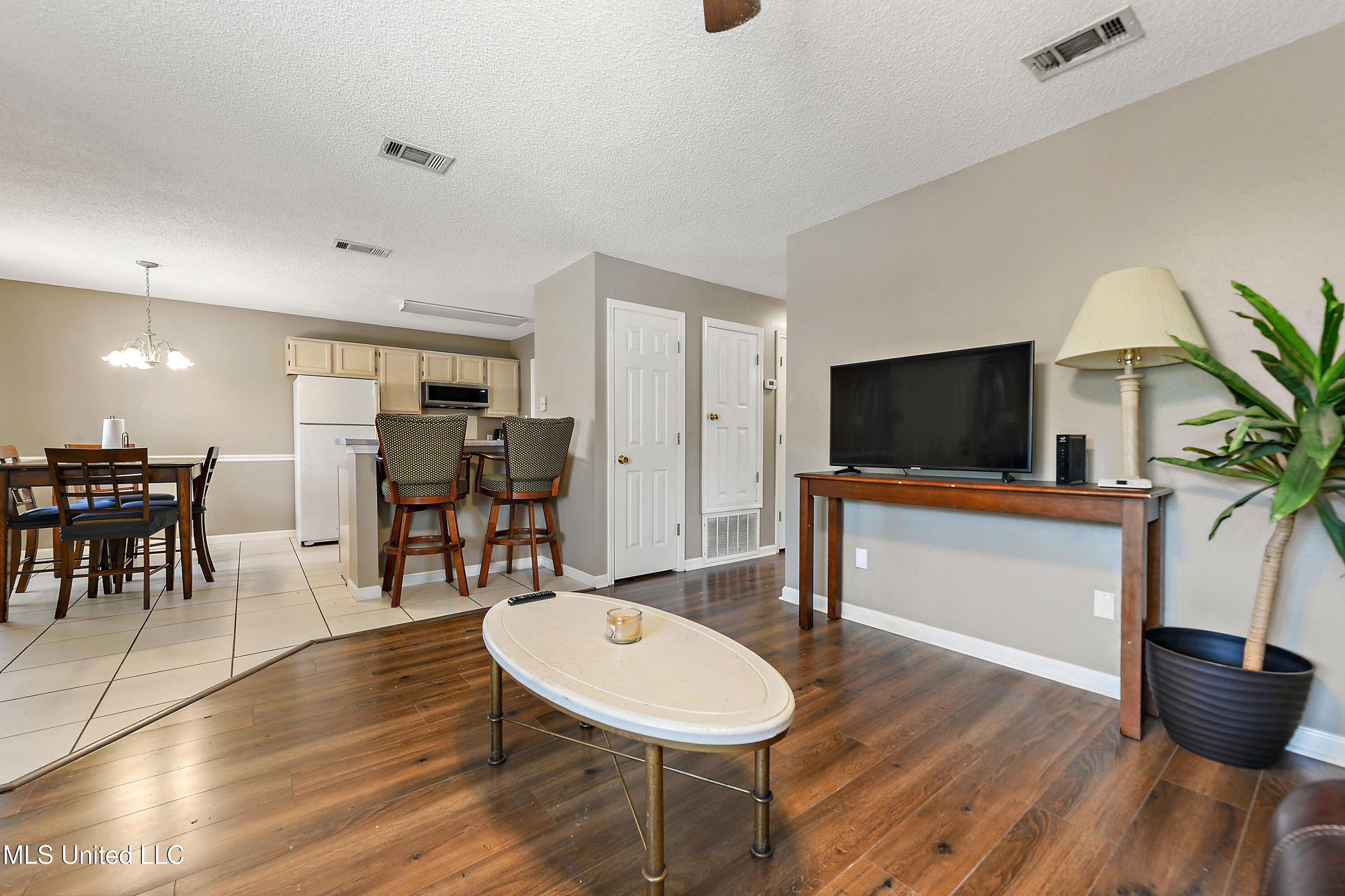5080 Gautier Vancleave Road, Unit C10 Gautier, MS 39553 - Photo 6 of 20 005-13