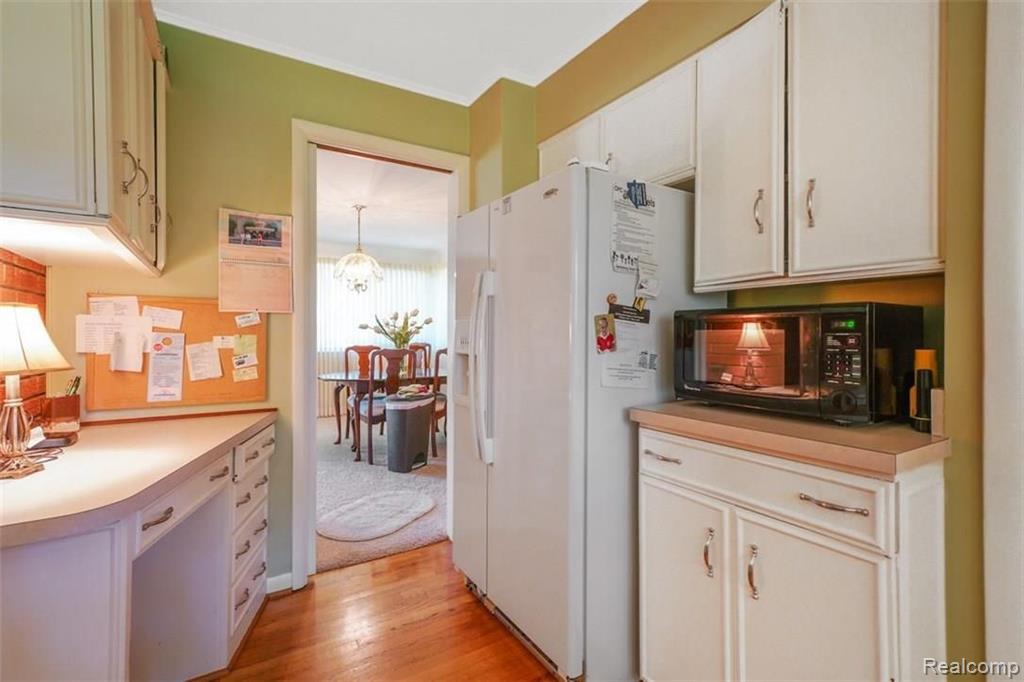 196 Vreeland Drive Rochester, MI 48309 - Photo 10 of 35
