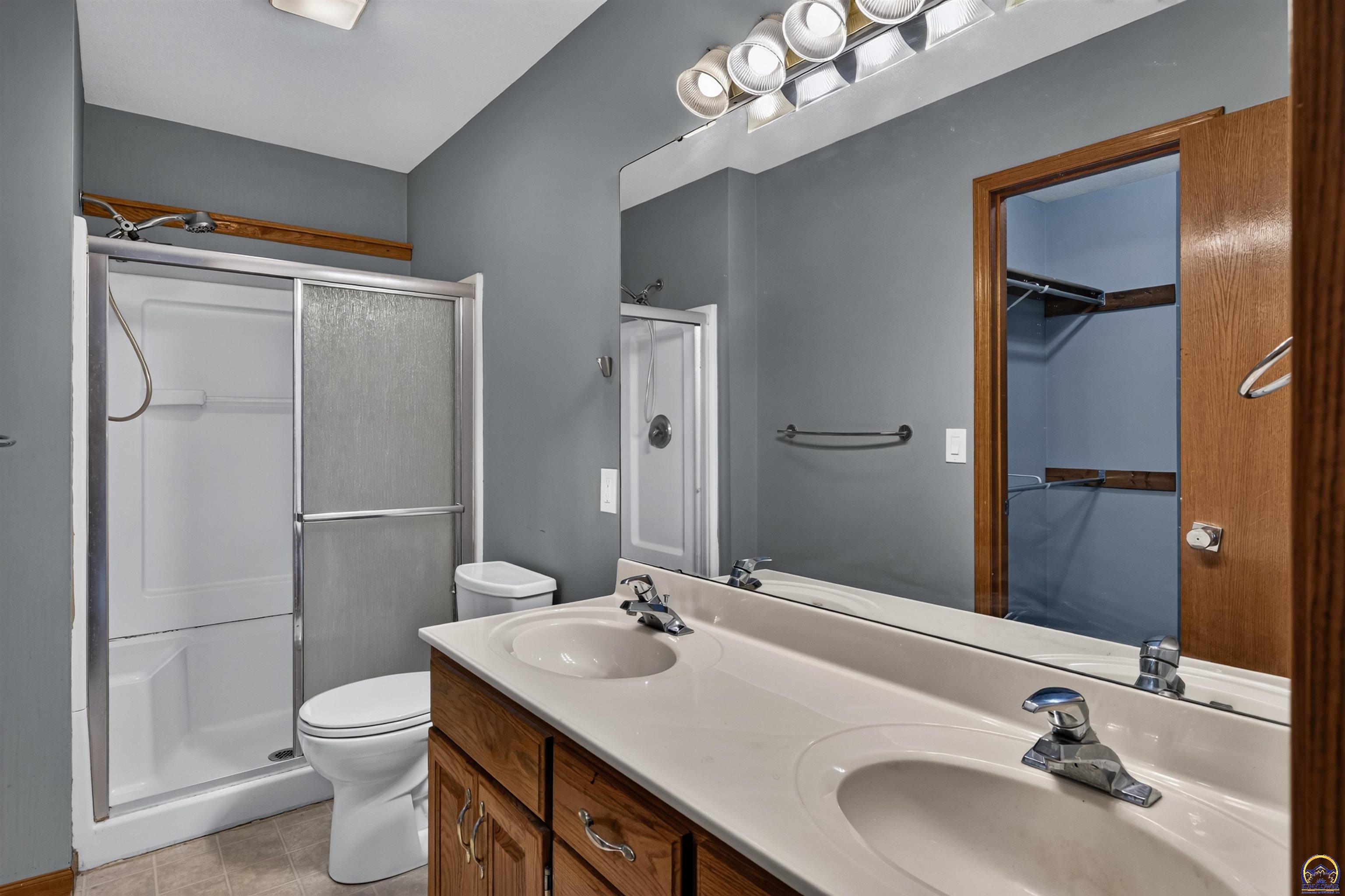 3909 Southwest 40th Street Topeka, KS 66610 - Photo 13 of 32