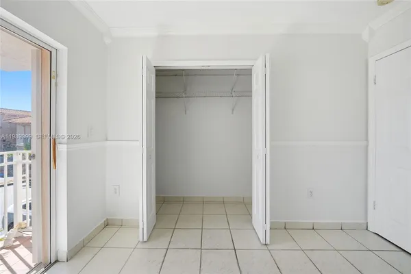 $2,300 | 6997 West 29th Avenue, Unit 202, Hialeah, FL 33018