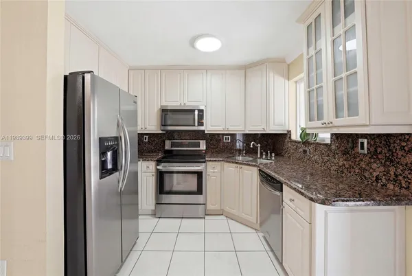 $2,300 | 6997 West 29th Avenue, Unit 202, Hialeah, FL 33018