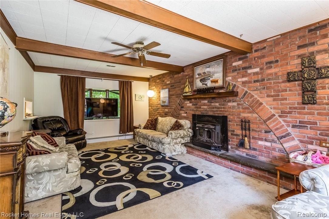 58240 Travis Road New Hudson, MI 48165 - Photo 5 of 20 014-Family_Room-4398071-medium.jpg