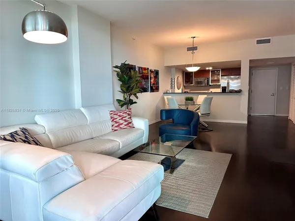 $3,950 | 1800 North Bayshore Drive, Unit 511, Miami, FL 33132